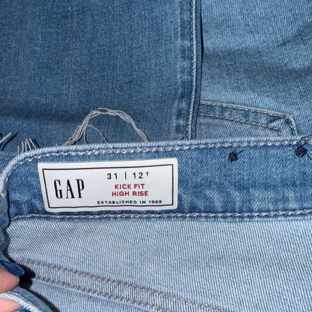GAP tall Blue Distressed Jeans - Picture 3 of 3
